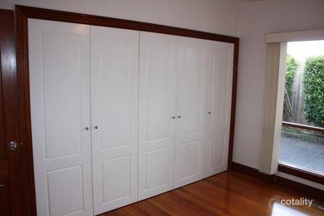 Property photo of 24B Kambrook Road Caulfield North VIC 3161