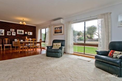 Property photo of 18 Bluelake Court Tennyson SA 5022