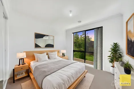 Property photo of 14 Regent Close Burnside Heights VIC 3023