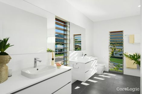 Property photo of 2 Beachmont Place Palm Cove QLD 4879