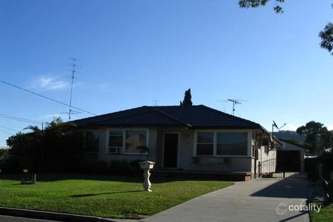 4 Spencer St, Warners Bay, NSW 2282