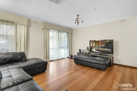 Property photo of 6 Stephens Close Endeavour Hills VIC 3802