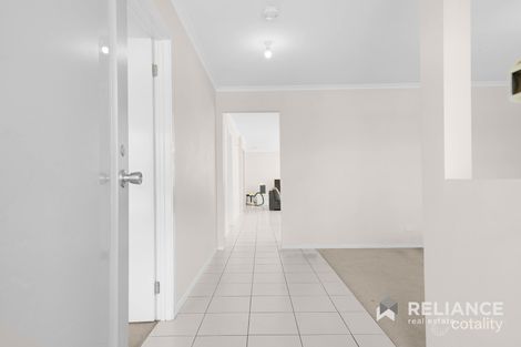 Property photo of 32 Ribbon Gum Drive Tarneit VIC 3029