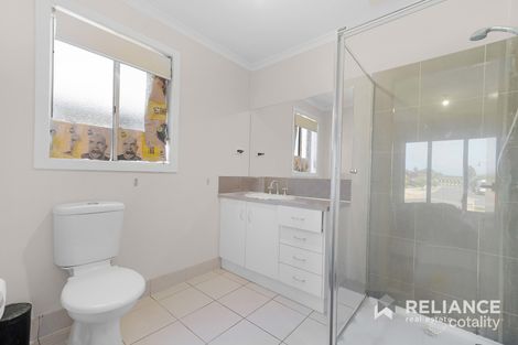 Property photo of 32 Ribbon Gum Drive Tarneit VIC 3029