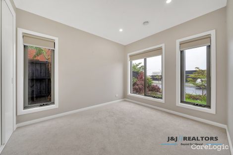 Property photo of 15 Moroak Crescent Clyde North VIC 3978