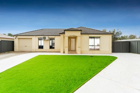 Property photo of 3 Roper Court Manor Lakes VIC 3024