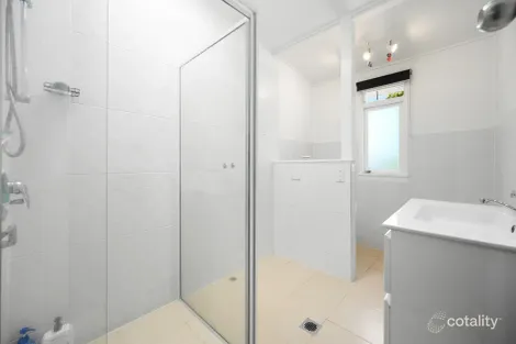 Property photo of 10 Plover Avenue Paradise Point QLD 4216