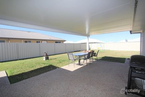Property photo of 8 Singleton Street Emerald QLD 4720
