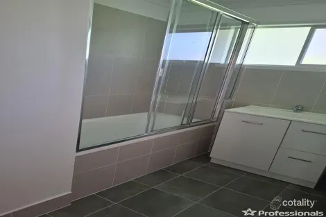 Property photo of 70 Dalrymple Drive Toolooa QLD 4680