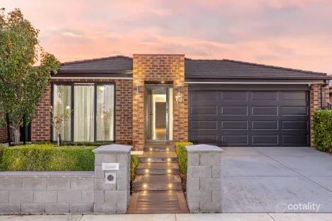 13 Oshannassy Pde, Lucas, VIC 3350