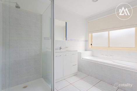 Property photo of 11 Hazelmere Avenue Cranbourne West VIC 3977