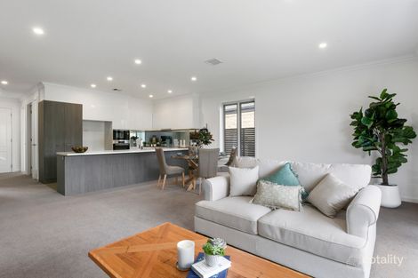 Property photo of 11 Watergum Terrace Avondale Heights VIC 3034