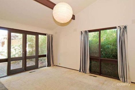 Property photo of 17 Songbird Avenue Chirnside Park VIC 3116
