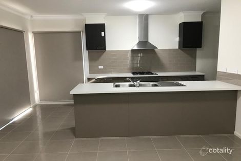 Property photo of 15 Nutmeg Parade Manor Lakes VIC 3024