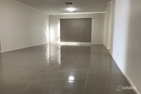 Property photo of 15 Nutmeg Parade Manor Lakes VIC 3024