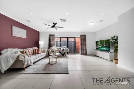 Property photo of 23 Cuttlefish Circuit Tarneit VIC 3029