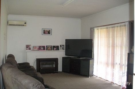Property photo of 37 Lake Terrace East Mount Gambier SA 5290