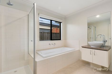 Property photo of 6 Wodalla Place Lyndhurst VIC 3975