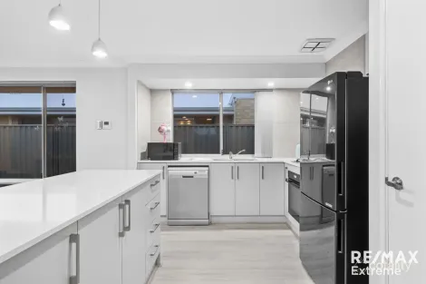 Property photo of 3 Medawar Loop Piara Waters WA 6112