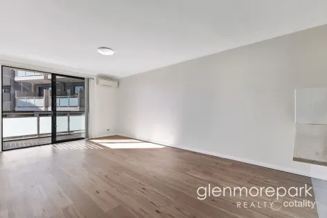 Property photo of 19/1 Glenmore Ridge Drive Glenmore Park NSW 2745