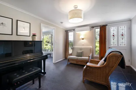Property photo of 42 Hornsby Street Maldon VIC 3463