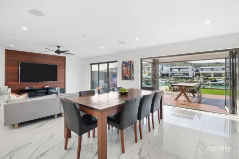 Property photo of 21 Sovereign Point Safety Beach VIC 3936