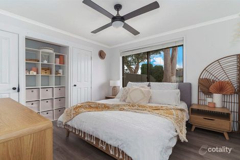Property photo of 43 Murraba Crescent Gwandalan NSW 2259