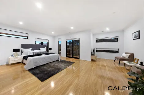 Property photo of 2 Murchison Place Caroline Springs VIC 3023