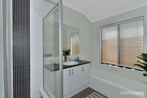 Property photo of 12 Eliza Pass Madora Bay WA 6210
