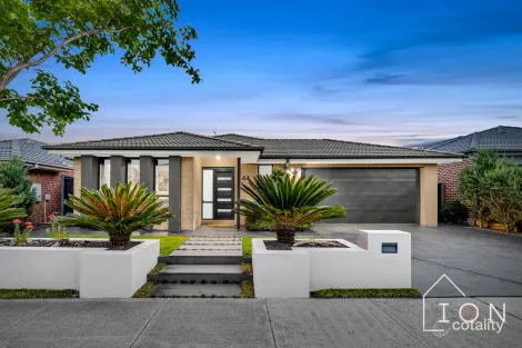 44 Moxham Dr, Clyde North, VIC 3978