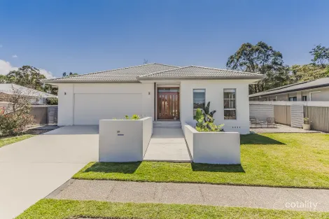 81 Lennox Cct, Pottsville, NSW 2489