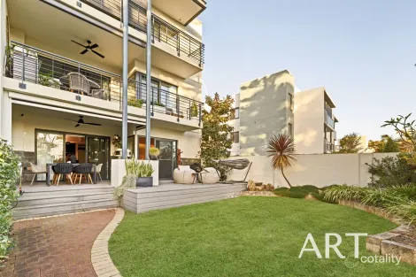 4/1 STIRLING ST, SOUTH PERTH, WA 6151