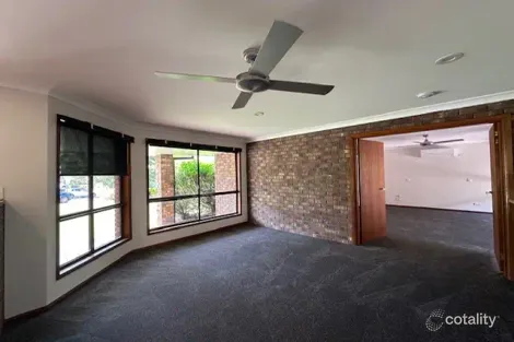 Property photo of 28 River Park Place Fig Tree Pocket QLD 4069