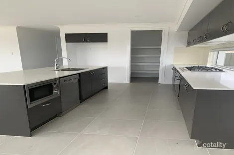 Property photo of 3 Magenta Circuit Dubbo NSW 2830