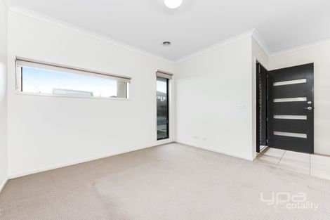 Property photo of 16 Quarter Street Roxburgh Park VIC 3064