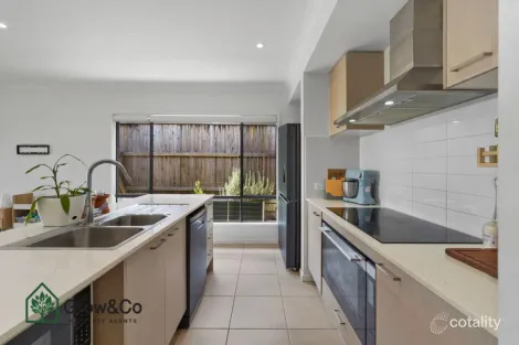 Property photo of 37 Flinders Drive Yarrabilba QLD 4207