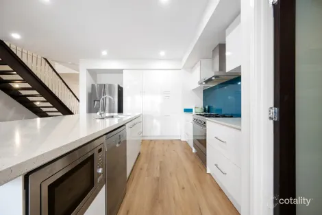 Property photo of 12 Woodview Court Maudsland QLD 4210