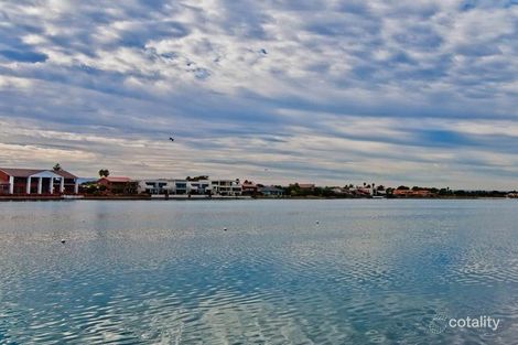 Property photo of 18 Bluelake Court Tennyson SA 5022