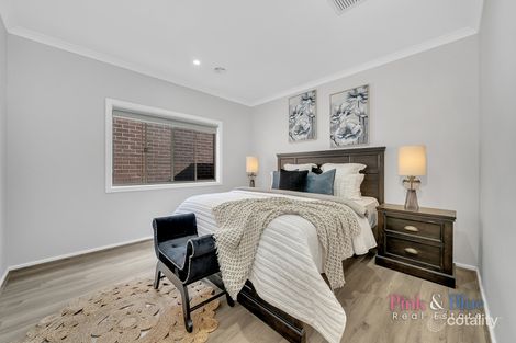 72 Lorikeet Cct, Rockbank, VIC 3335