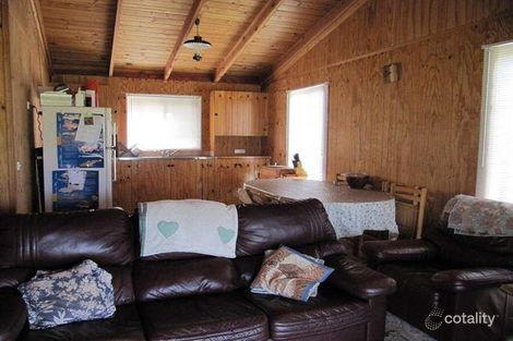 Property photo of 23 Centre Road Seaspray VIC 3851