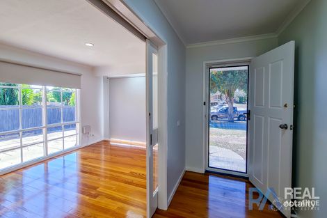 Property photo of 8 Bemersyde Drive Berwick VIC 3806