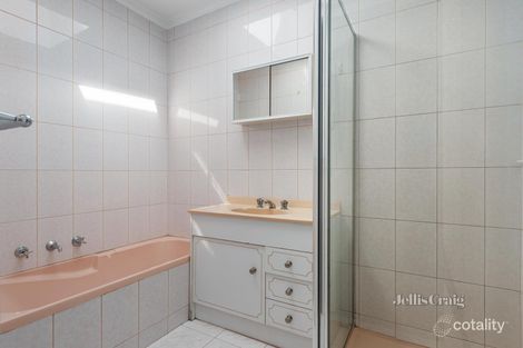 Property photo of 2/88 Highview Crescent Macleod VIC 3085