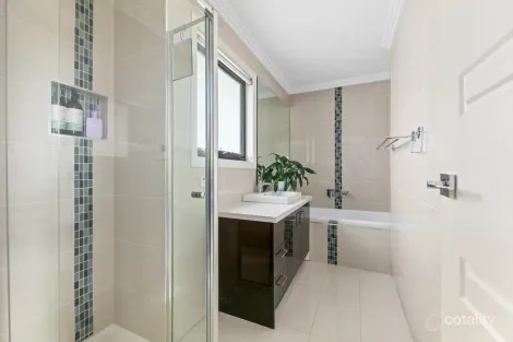 Property photo of 2A Viola Avenue Brooklyn VIC 3012