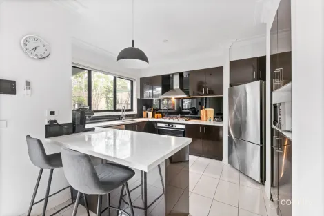 Property photo of 2A Viola Avenue Brooklyn VIC 3012