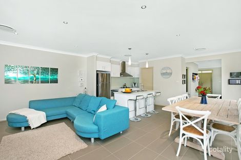 Property photo of 98 Shearwater Drive Warriewood NSW 2102