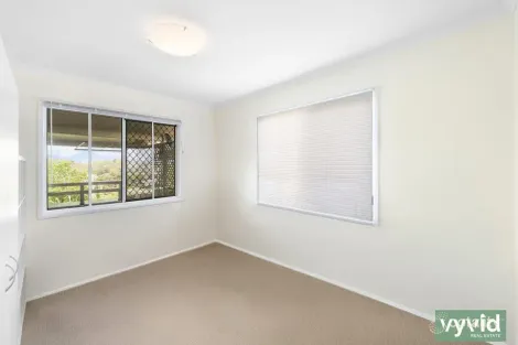 Property photo of 8 Cypress Close Kin Kora QLD 4680