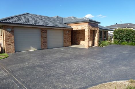 4 Quartz Pl, Cameron Park, NSW 2285