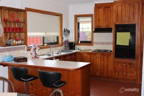 Property photo of 14 Meadenhall Drive St Albans Park VIC 3219