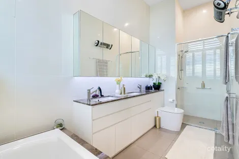 Property photo of 2401/1 Marina Promenade Paradise Point QLD 4216