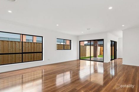 Property photo of 10 Ambersweet Drive Tarneit VIC 3029